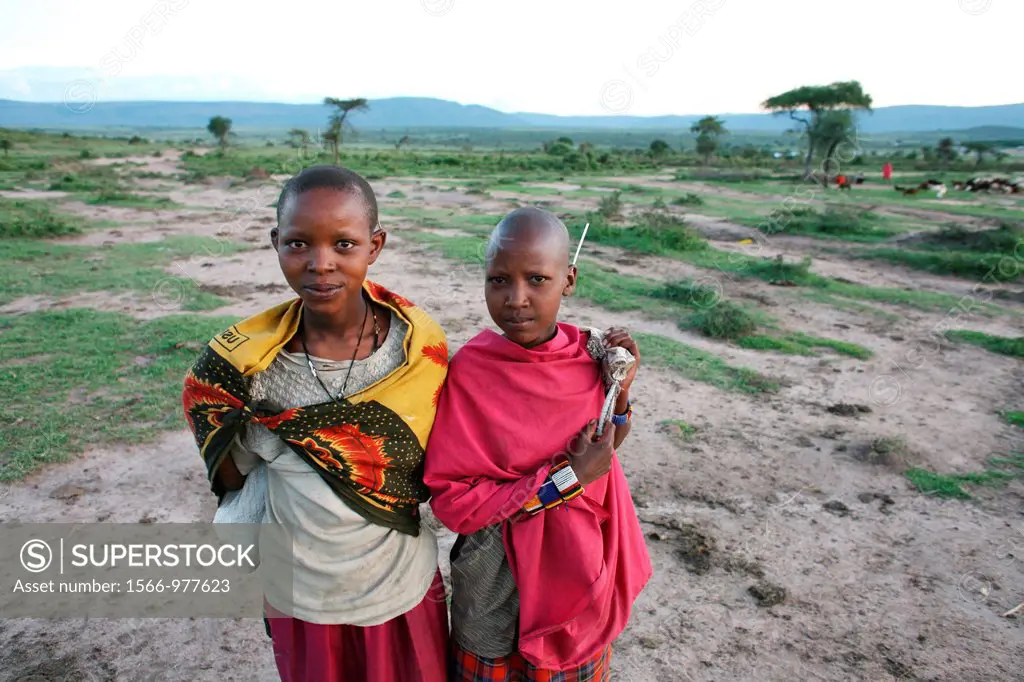 Ngoiroro is a village of 200 inhabitants, all belonging to the Massai Tribe  The village lays right in the rift valley, south of Nairobi against the t...