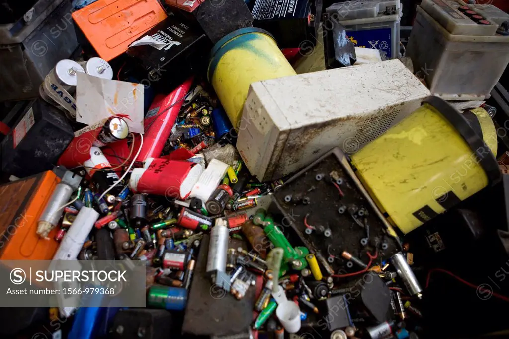 Recycling of batteries All municipalities in The Netherlands are required to provide known collection points for recyclable and/or hazardous materials...
