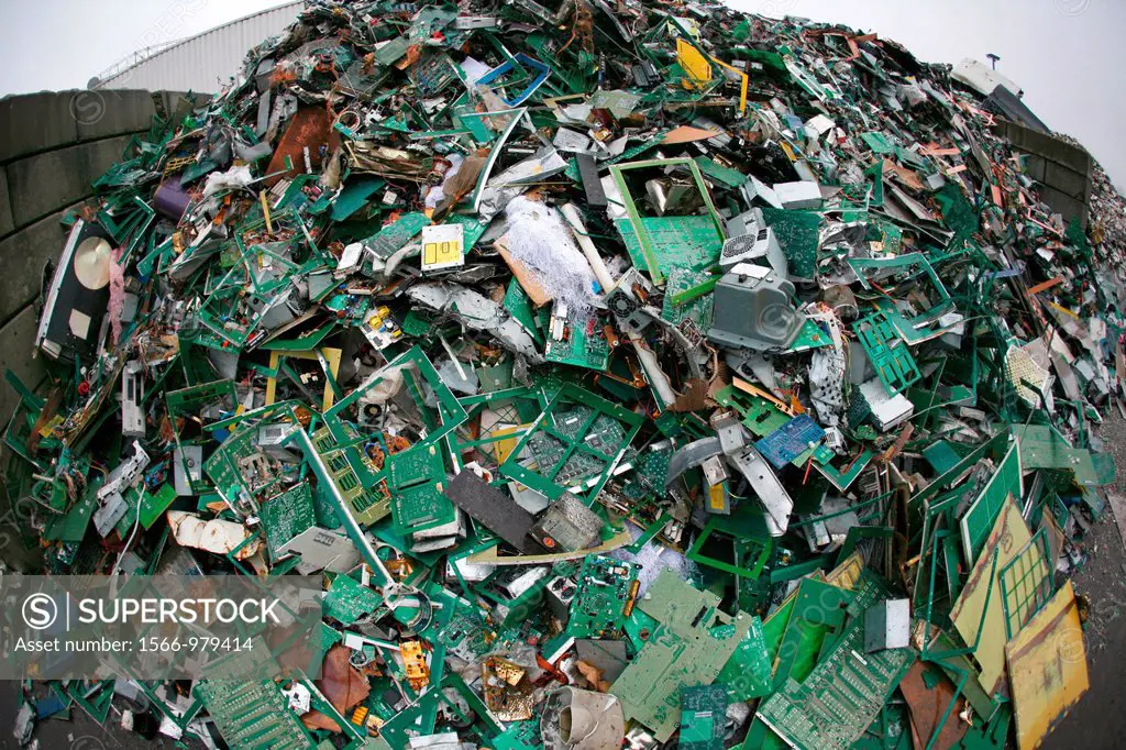 Reclycling of computer parts All municipalities in The Netherlands are required to provide known collection points for recyclable and/or hazardous mat...