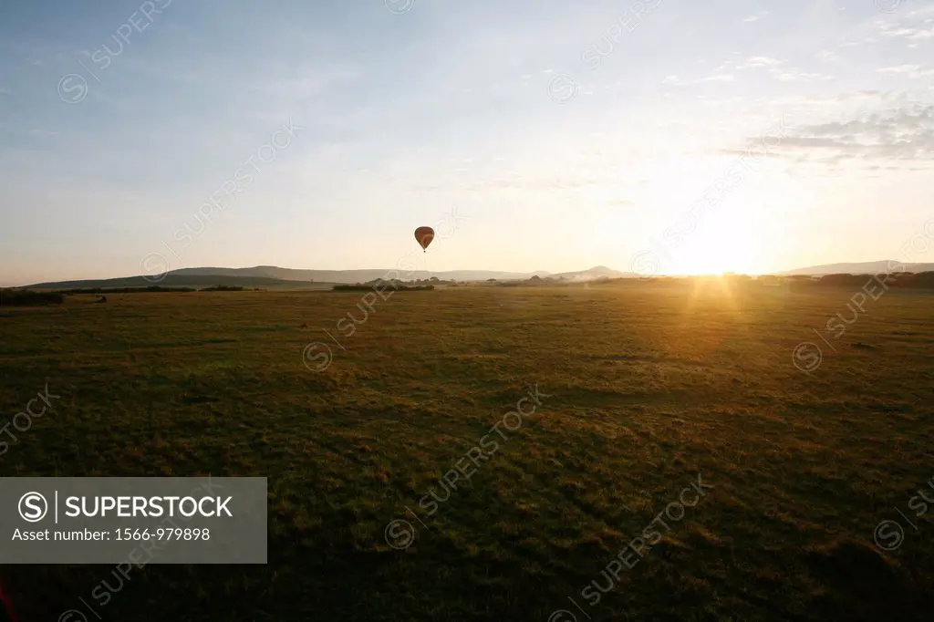 Balloon safari´s are very popular amongst tourists visiting the natural parc ´Maasai Mara´ It vosts around 350 euro per hour and the ballon takes off ...