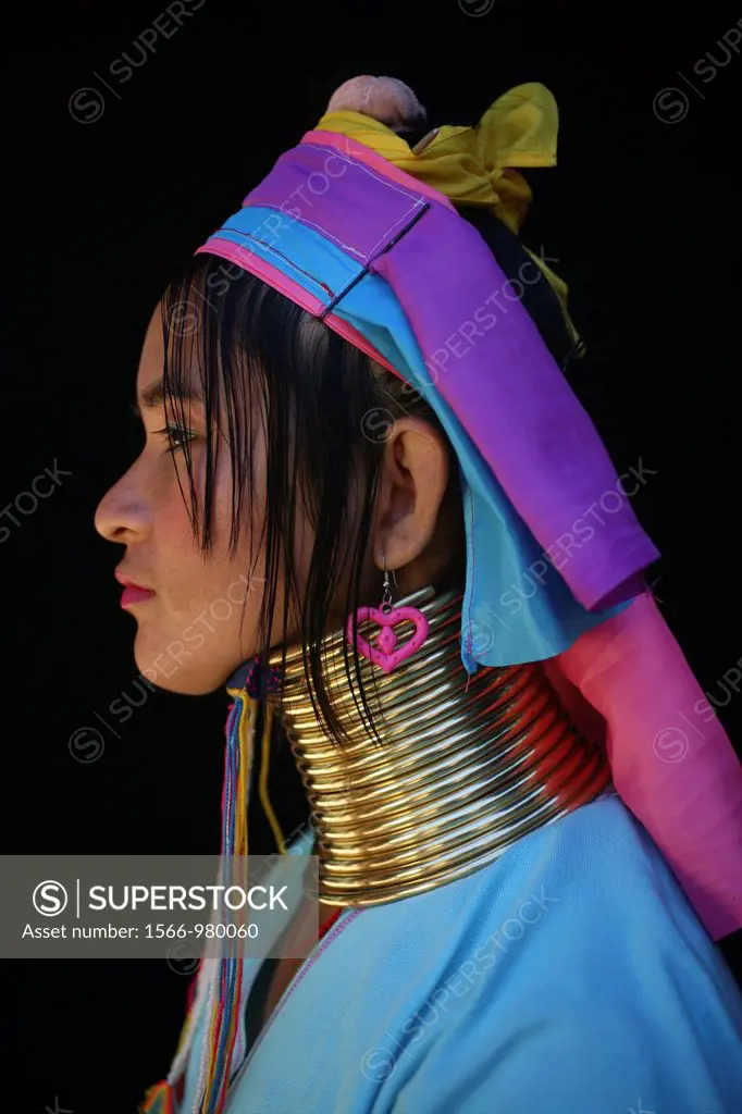 Profile of a Longneck girl Approximately 300 Burmese refugees in Thailand are members of the indigenous group known as the Longnecks The largest of th...