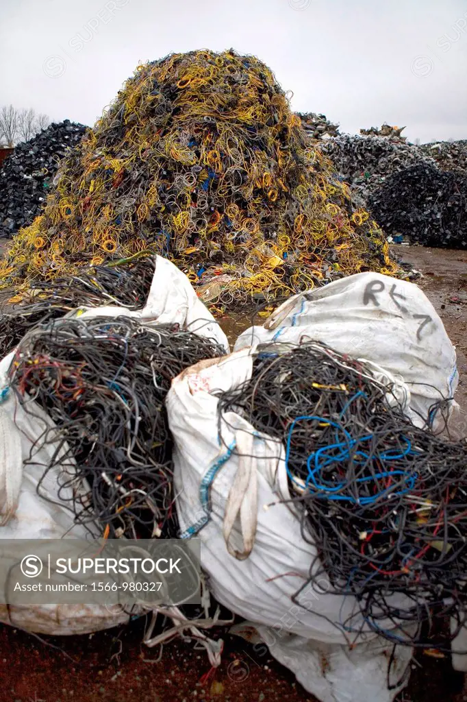 Recycling of electricity cables The wires are being shredded and then the metals seperated from the plastics All municipalities in The Netherlands are...