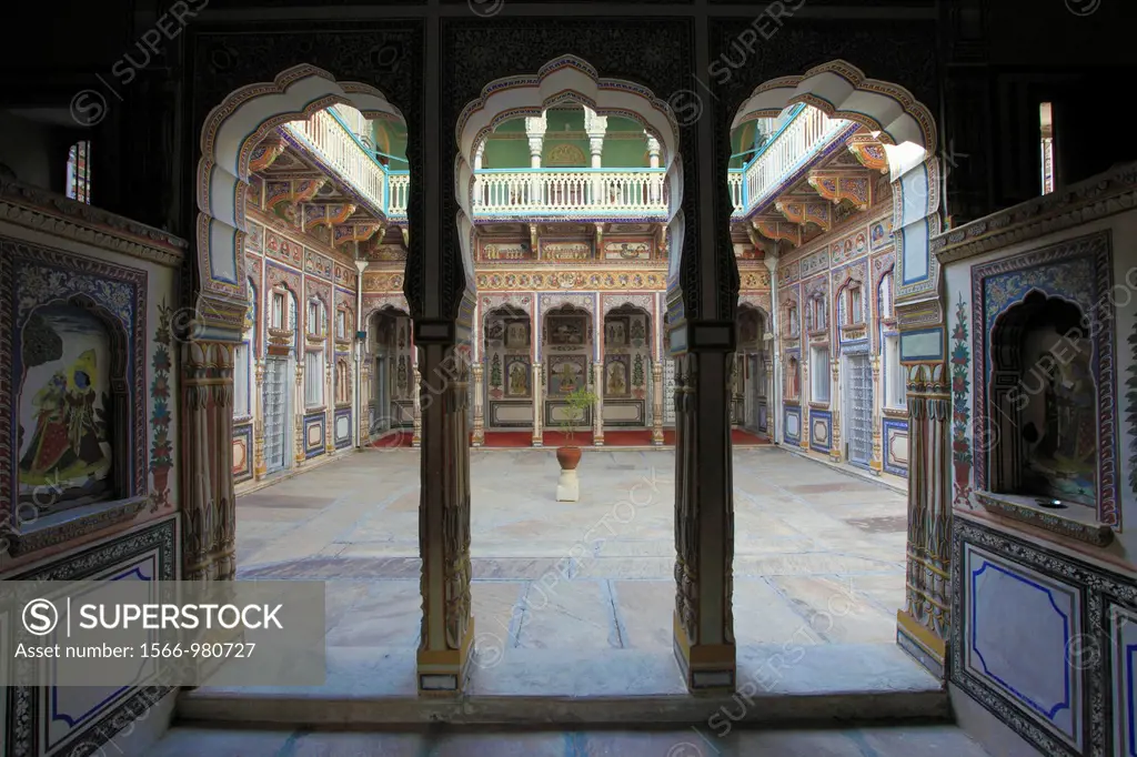 India, Rajasthan, Shekhawati, Nawalgarh, Poddar Haveli, courtyard,