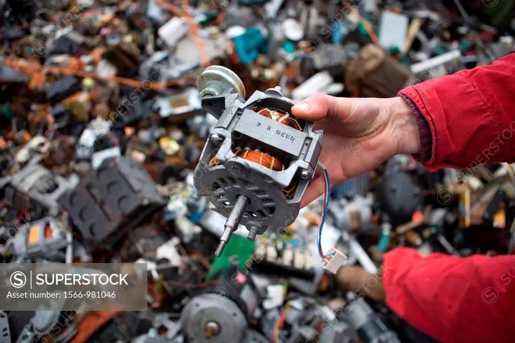 Recycling of electro-engines All municipalities in The Netherlands are required to provide known collection points for recyclable and/or hazardous mat...