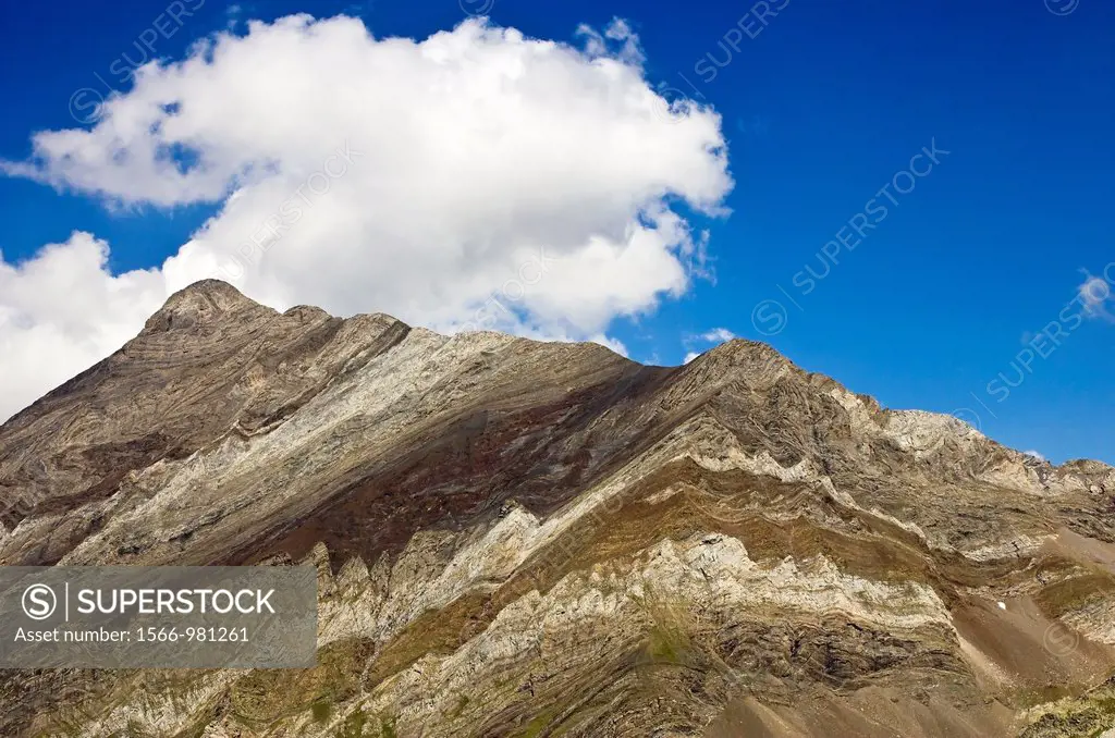 Tucon Royo Peak - Gistain Valley - Chistau - Natural park Posets-Maladeta - Sobrarbe - Aragon Pyrenees - Huesca province - Aragon - Altoaragon - Spain...