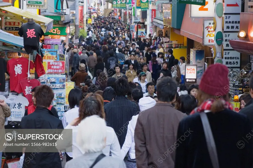Crowds of fashionable shoppers on Takeshita-dori in the Harajuku district of Tokyo, Japan, Asia