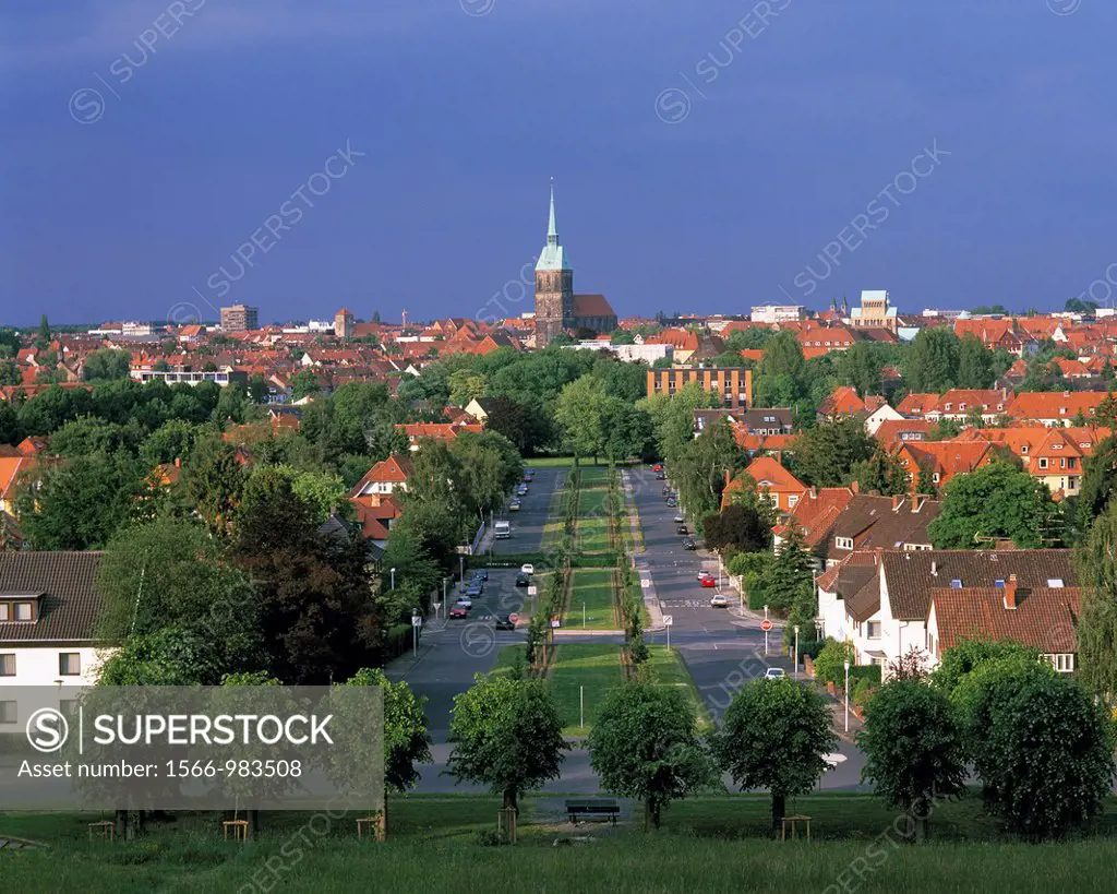 Germany, Hildesheim, Innerste, Lower Saxony, city view, panoramic view, evening mood, Saint Andreas Church, evangelic church, Gothic, Hildesheim Cathe...