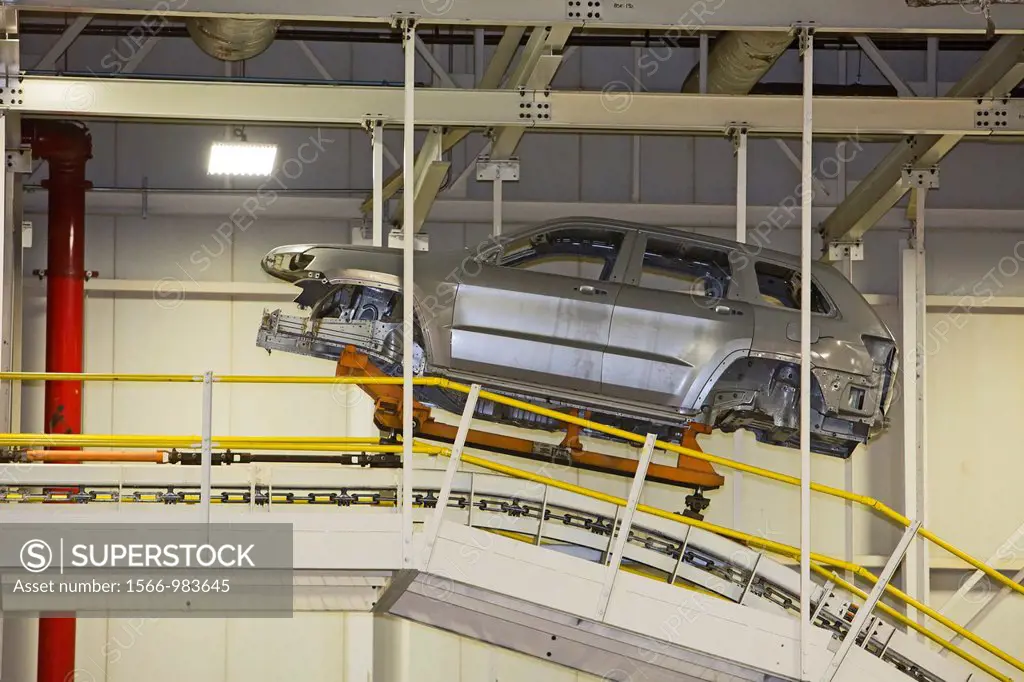Detroit, Michigan - An auto body moves along the assembly line at Chrysler´s Jefferson North Assembly Plant