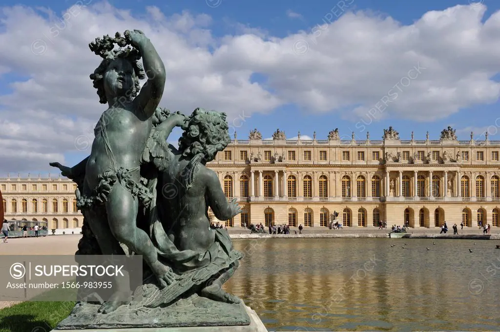 group of children statue, sculpteur Jacques Buirette and Lespingola, foundry Balthasar Keller, the Water Parterres, Palace of Versailles, Yvelines dep...