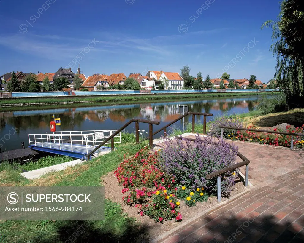 Germany, Hoya, Weser, Middle Weser region, Lower Saxony, cityscape, residential buildings, Weser landscape, riverbank, waterside promenade, riverwalk,...