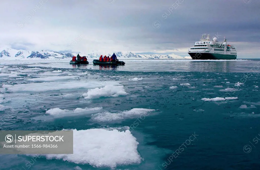 North Europe, Norway, Svalbard, Albert 1er cruise on the ice