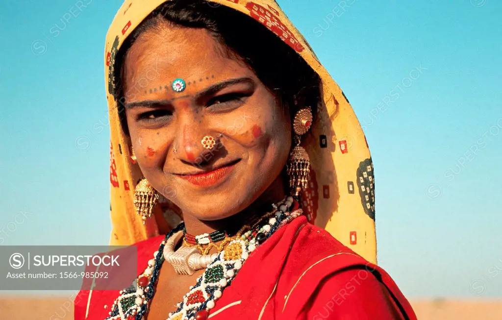 Hindu girl belonging to an untouchable group at the time of Diwali festival. Thar desert, India.