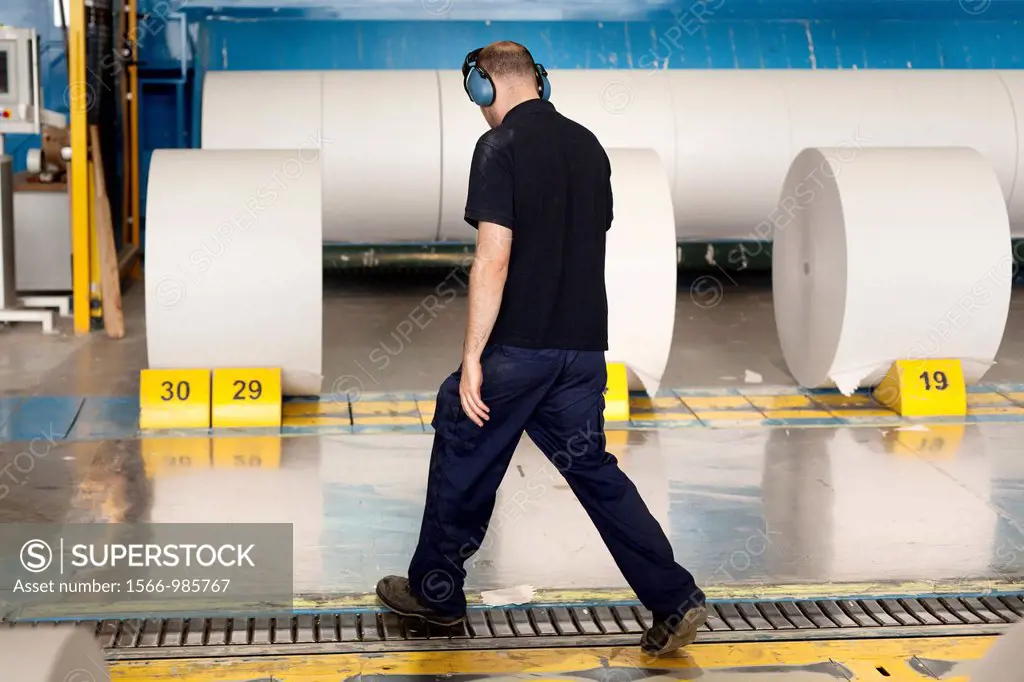 Operators working in the Swedish paper mill HOLMEN  Madrid  Spain