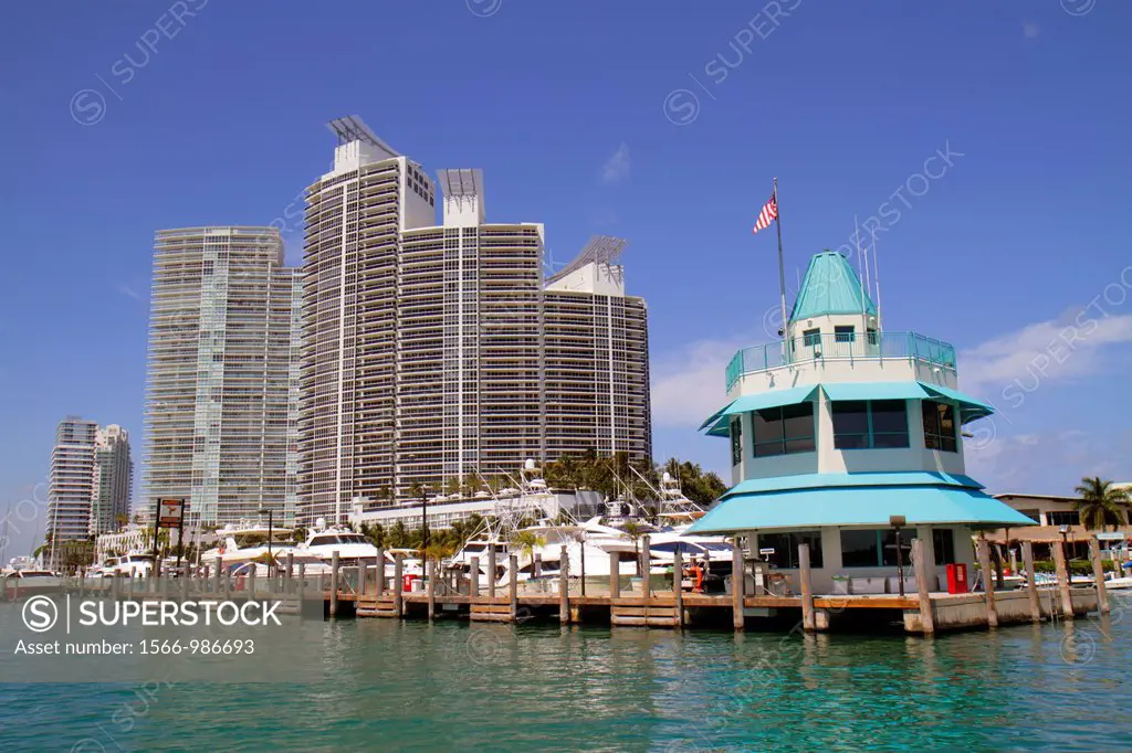Florida, Miami Beach, Biscayne Bay, Miami Beach Marina, high-rise waterfront condominium, buildings, ICON, Murano Grande, dockmaster´s office, boats, ...