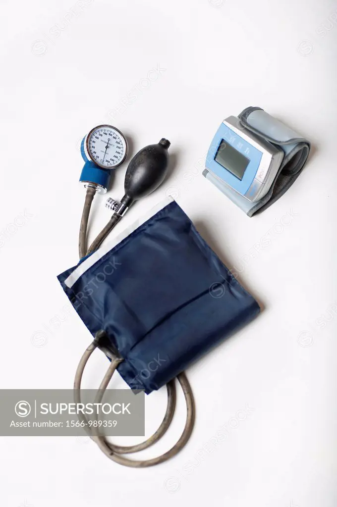 Home and professional sphygmomanometer blood pressure measuring devices