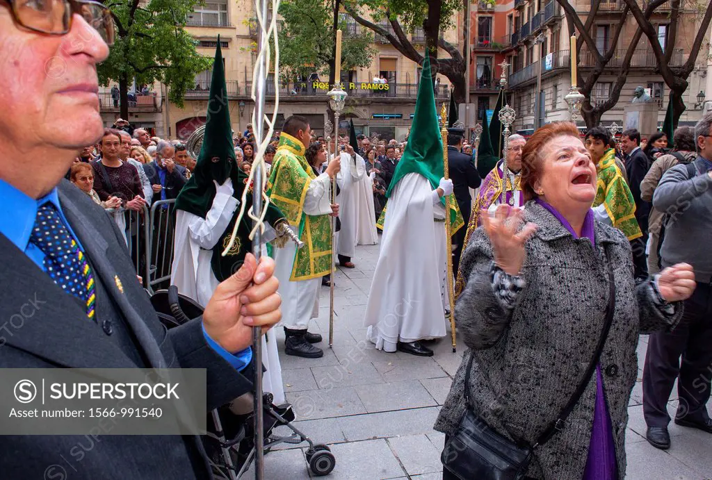 Woman singing the saeta to the Virgin, procession, sisterhood of Jesus del Gran Poder y virgen de la Macarena, Good Friday, Easter week, Plaza de San ...