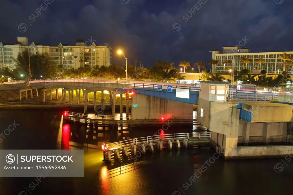 Florida, Boca Raton, Lake Boca Raton, Spanish River, Inlet Bridge, drawbridge, tower, Route A1A, water, night, Waldorf Astoria Boca Beach Club,