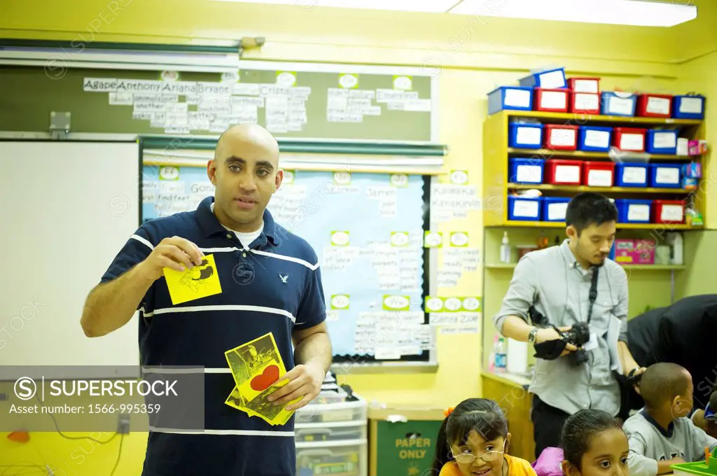 First and second graders learn Arabic at a public school in Harlem in New York The program is the first at the K-5 school level in New York City Publi...