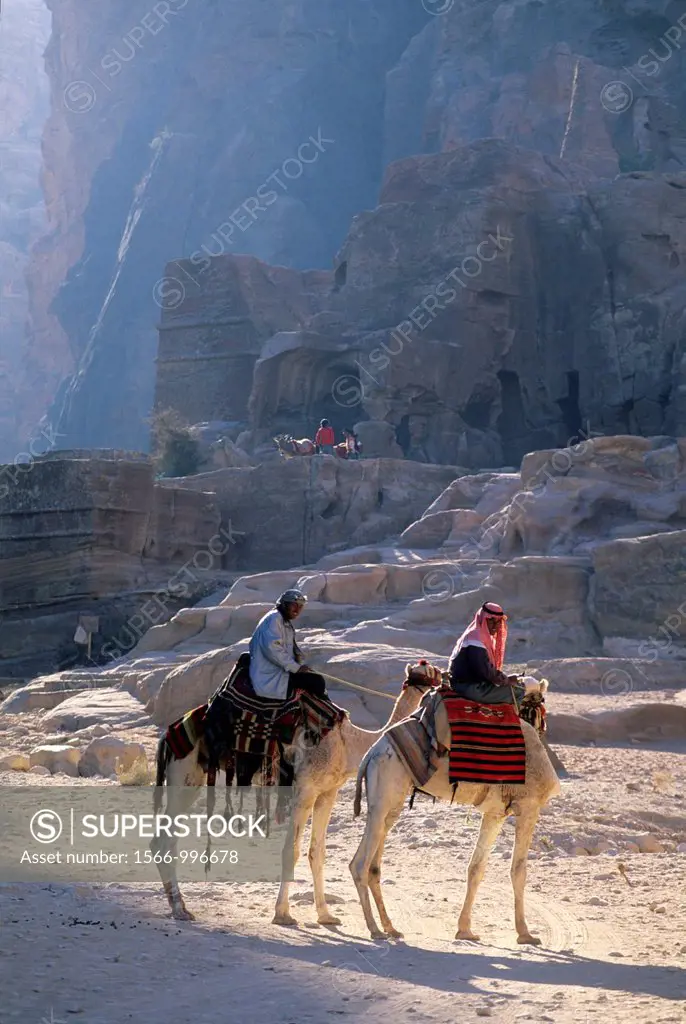 al-Siq narrow gorge is the main entrance to the ancient city of Petra, Jordan, Middle East, Asia