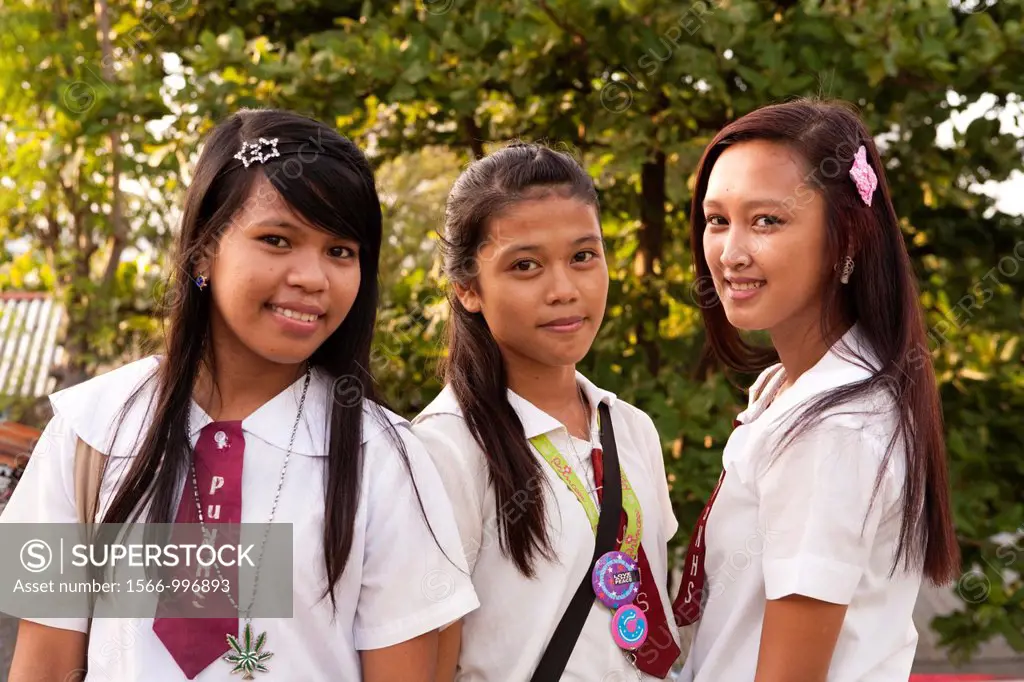 Filipino schoolgirls on their way home  Lapu-Lapu City, Metro Cebu, Mactan Island, Visayas, Philippines