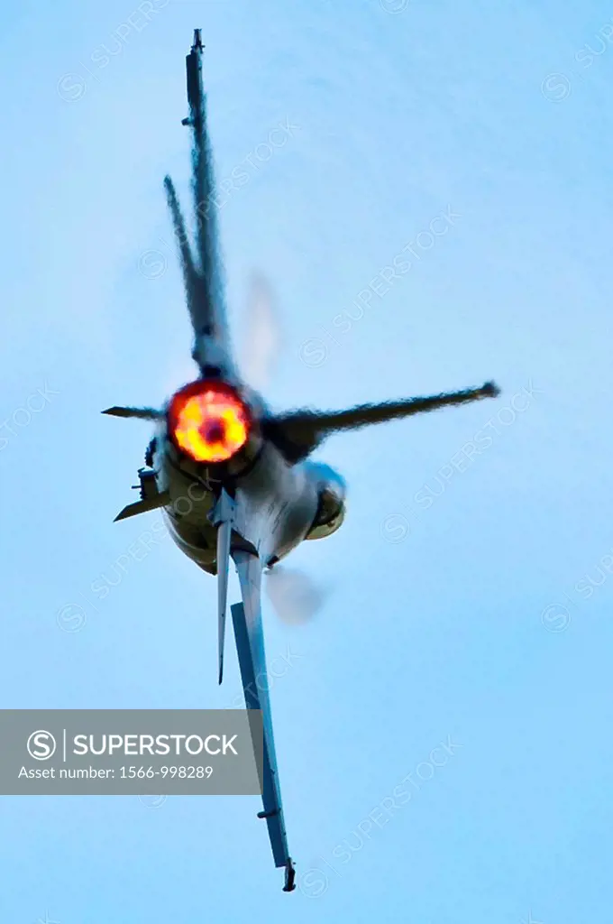 An F-16 Fighting Falcon flies June 4, 2011, during the 2011 Dakota Thunder air show at Ellsworth Air Force Base, S D