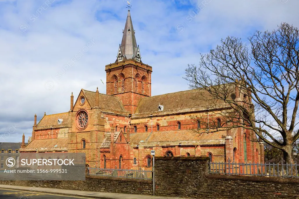 Palace Road, Kirkwall, Orkney Mainland, Scotland, UK, Great Britain, Europe  12th century Romanesque St Magnus cathedral, built with red and yellow sa...