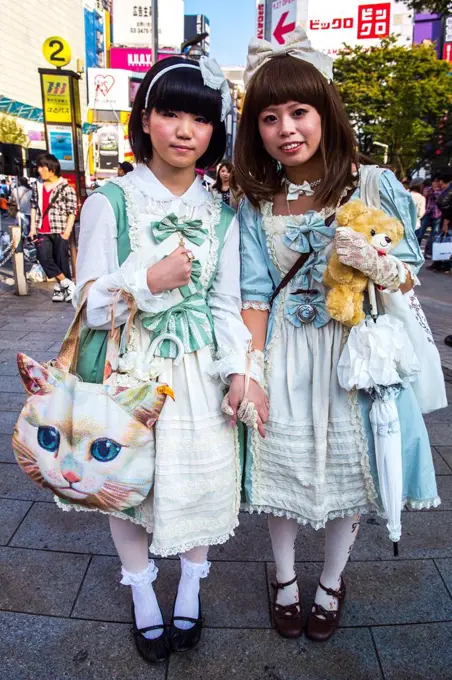 Young girls, Harajuku, Tokyo, Japan