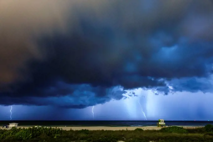 Florida, Miami Beach, night, lightning, storm, rain, clouds, Atlantic Ocean,