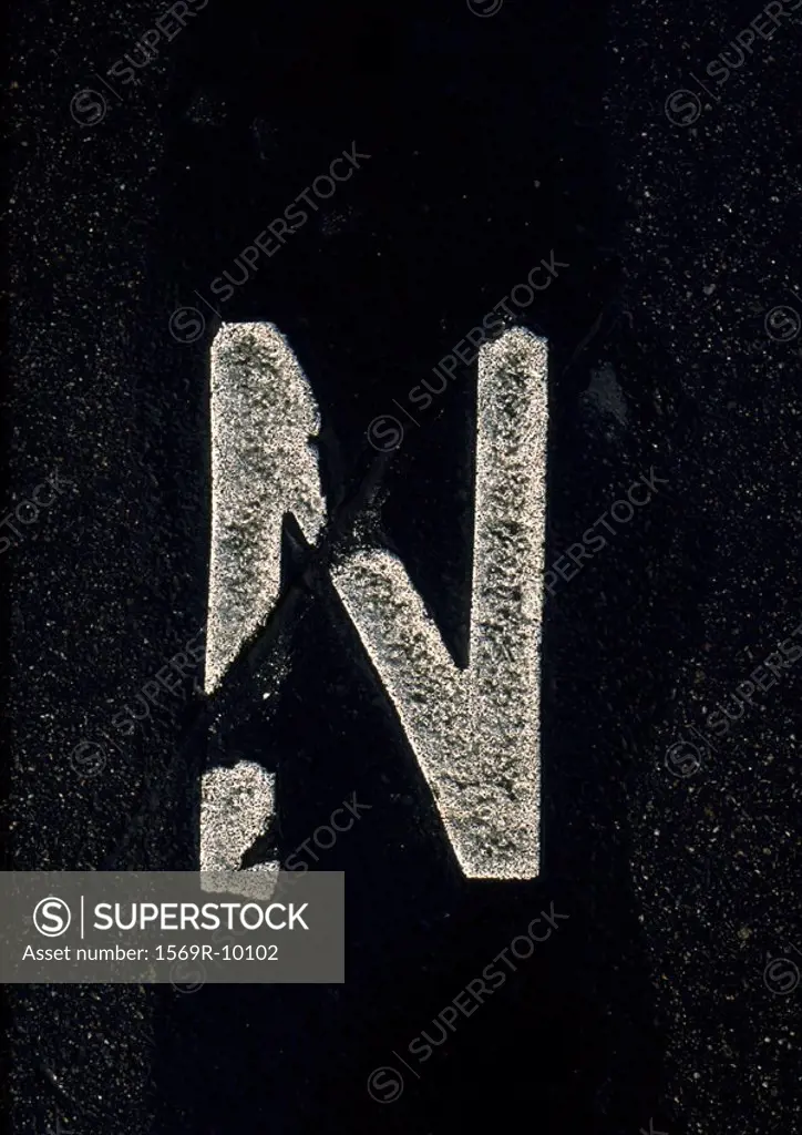 ´N´, text, painted