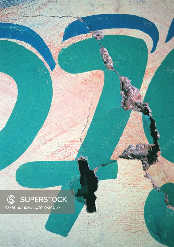 ´7´ text, painted on cracking surface