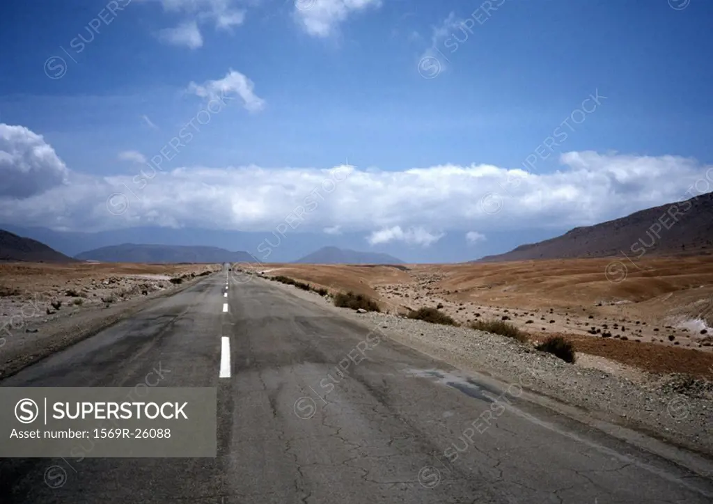 Chile, El Norte Grande, road through desert, low horizon, vanishing point