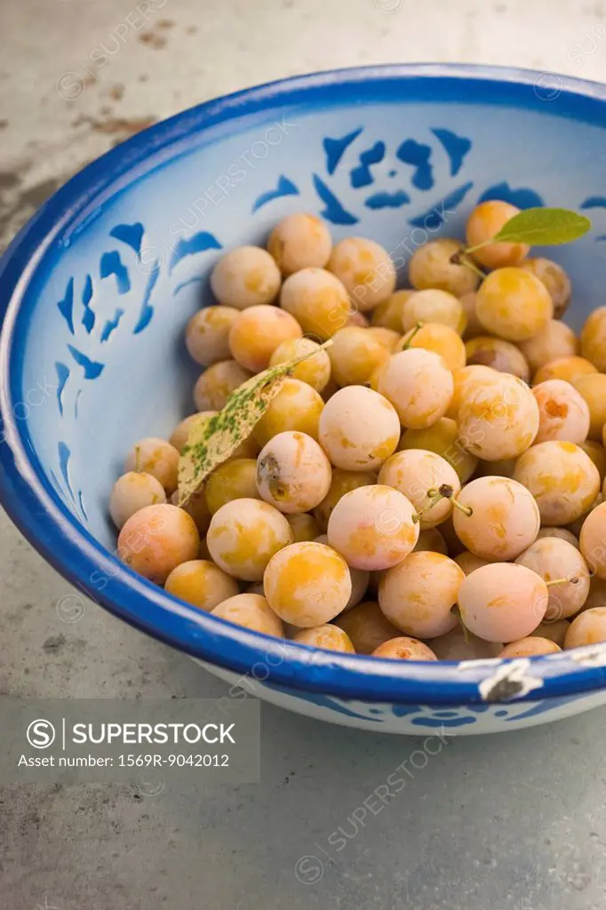 Mirabelle plums in bowl