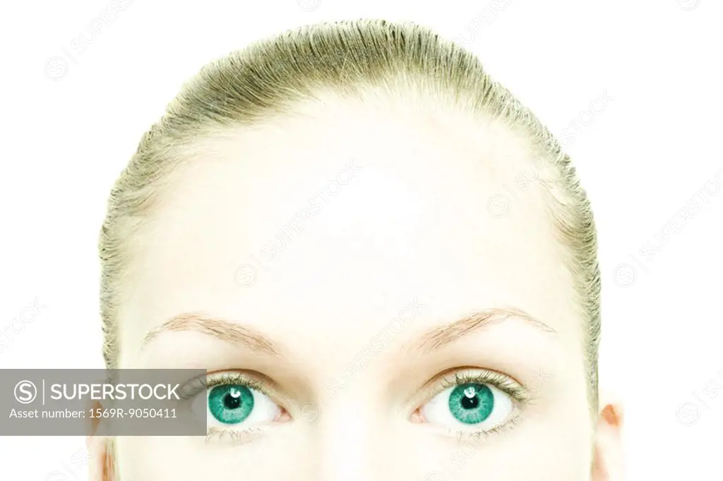 Young woman´s eyes and forehead, extreme close-up