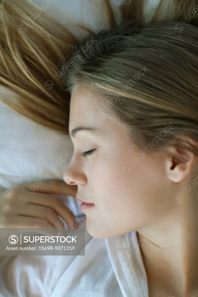 Woman sleeping, close_up