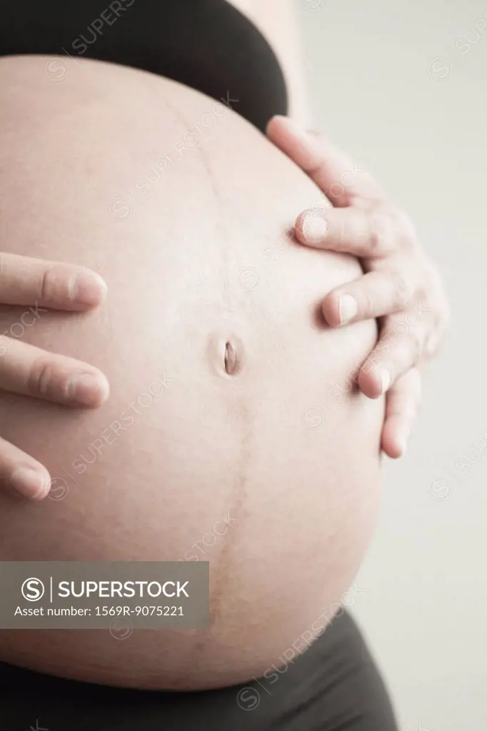 Pregnant woman´s belly