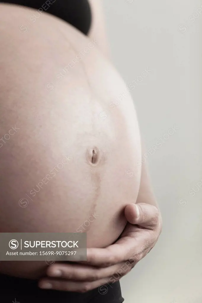 Pregnant woman´s belly