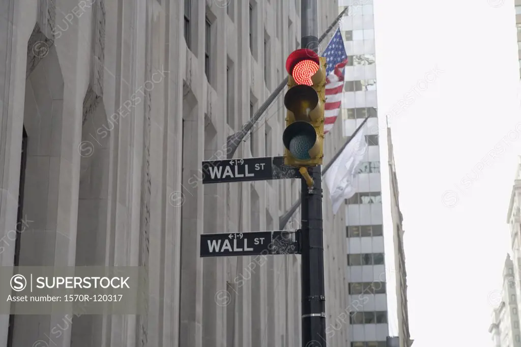 Traffic lights on Wall Street