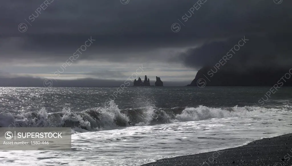 Iceland, Reynisfjara beach, Reynisdrangar cliffs, Black sand beach