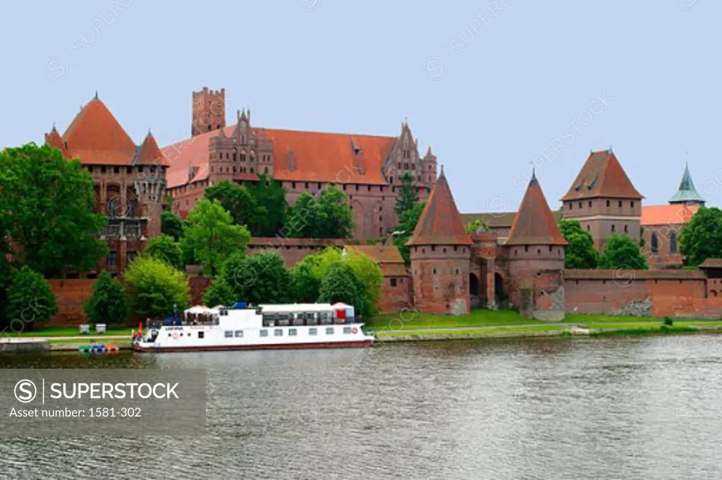 Castle on the waterfront, Malbork Castle, Malbork, Poland