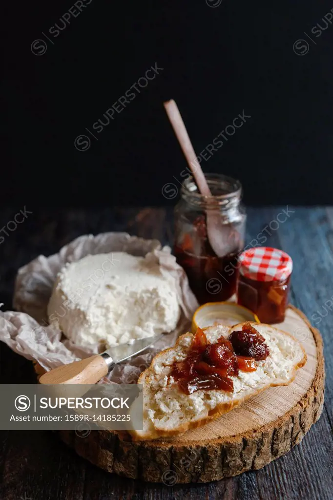 Preserves and cheese on bread