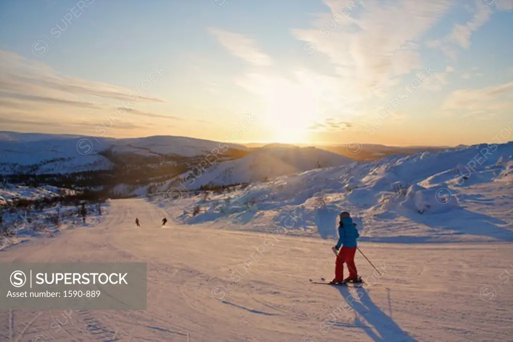 Sweden, Jamtland, Vemdalen, Vemdalsskalet Ski Resort, skier on slope