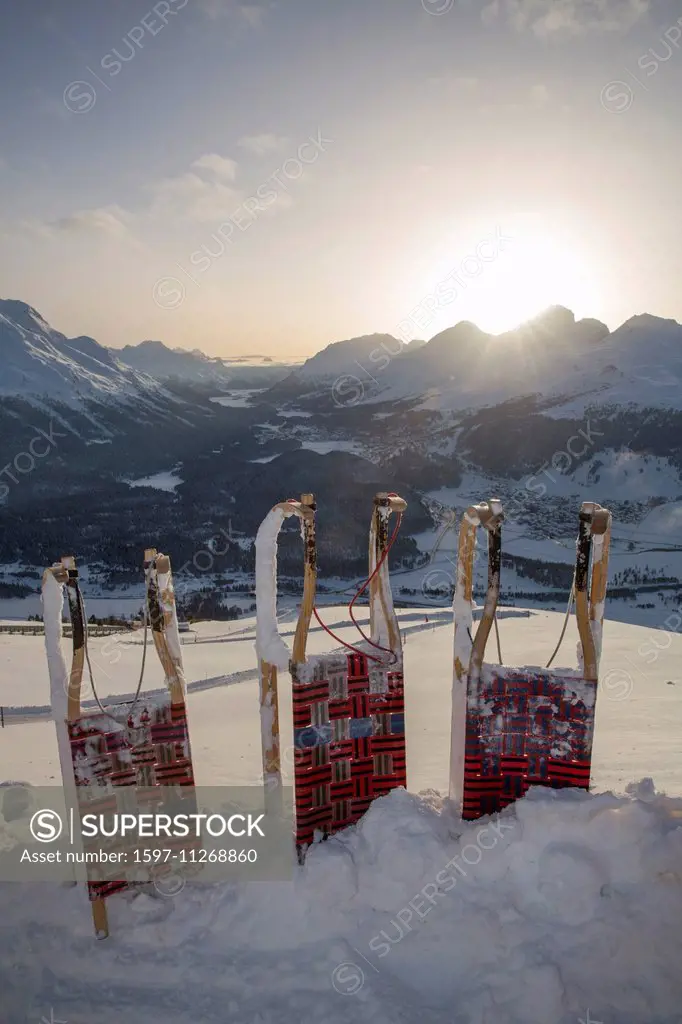 Muottas Muragl, sledging, tobogganing, Muottas Muragl, GR, canton, Graubünden, Grisons, Upper Engadine, winter, winter sports, sledge, sleigh, sledgin...