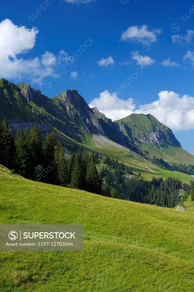 Mountain range on Pragelpass, Schwyz, Switzerland