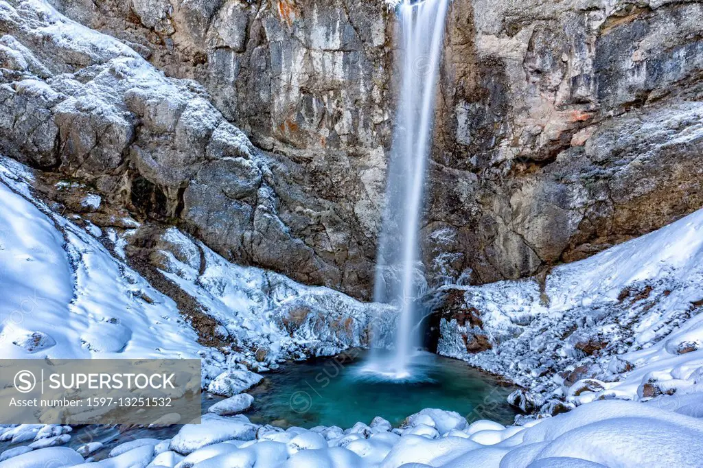 Leuenfall waterfall