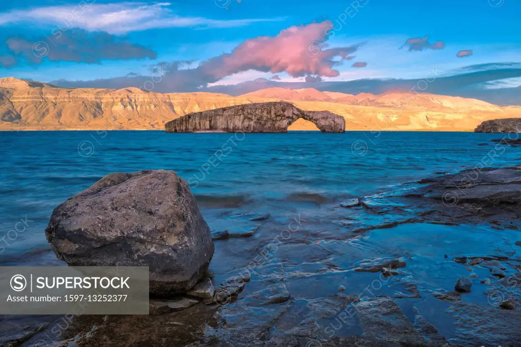 South America, Patagonia, Argentina, Lago Posadas, Rock Arch at Lago Puyrredon,