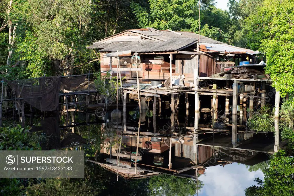 Thailand, Patthalung, House by the river