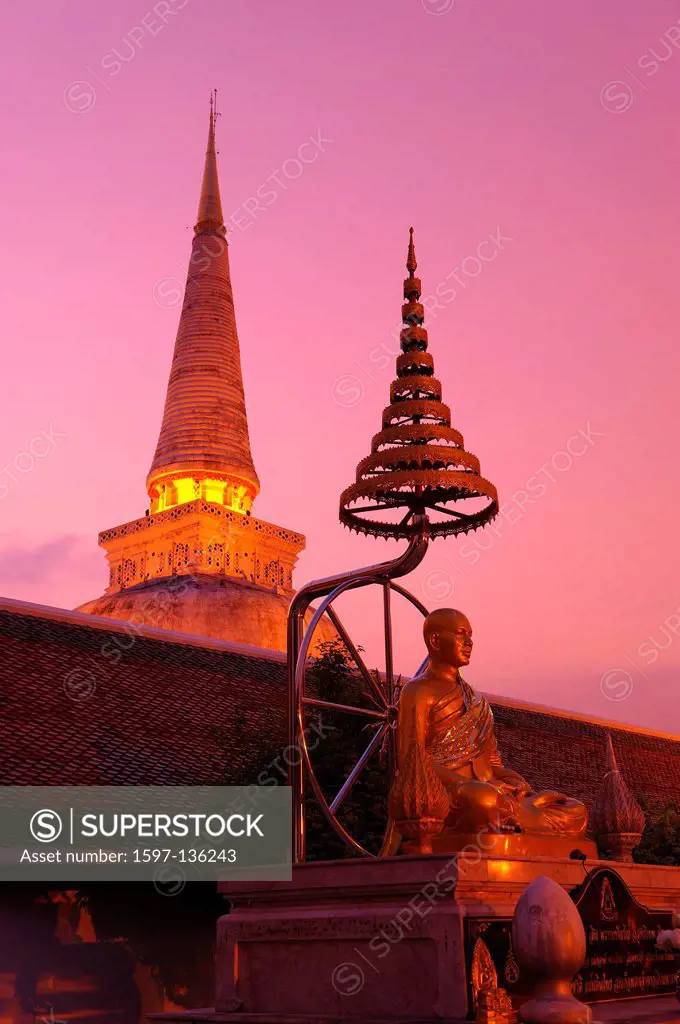 at night, Wat Mahathat, Nakhon Si Thammarat, Thailand, Asia, temple