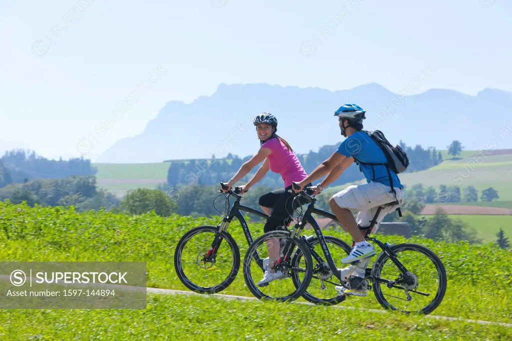 Alps, Bicycle, bicycles, bike, riding a bicycle, riding a bike, bicycle, bike, canton, Lucerne, Switzerland, Europe, heart route, Willisau, couple,