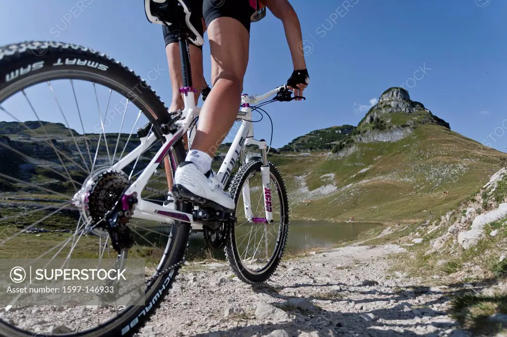 Bikers, go, mountain lake, perspective, Biking, riding a bicycle, Bicycle, riding a bike, sport, mountains, leisure, sport, rest, mountain lake, Ausse...