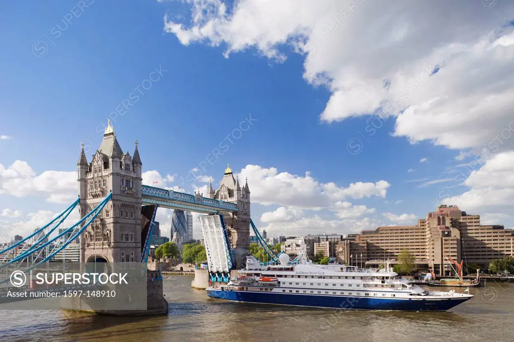 UK, United Kingdom, Europe, Great Britain, Britain, England, London, Tower Bridge, Thames River, River Thames, Landmark, Bridge, Bridges, Cruise Boat,...